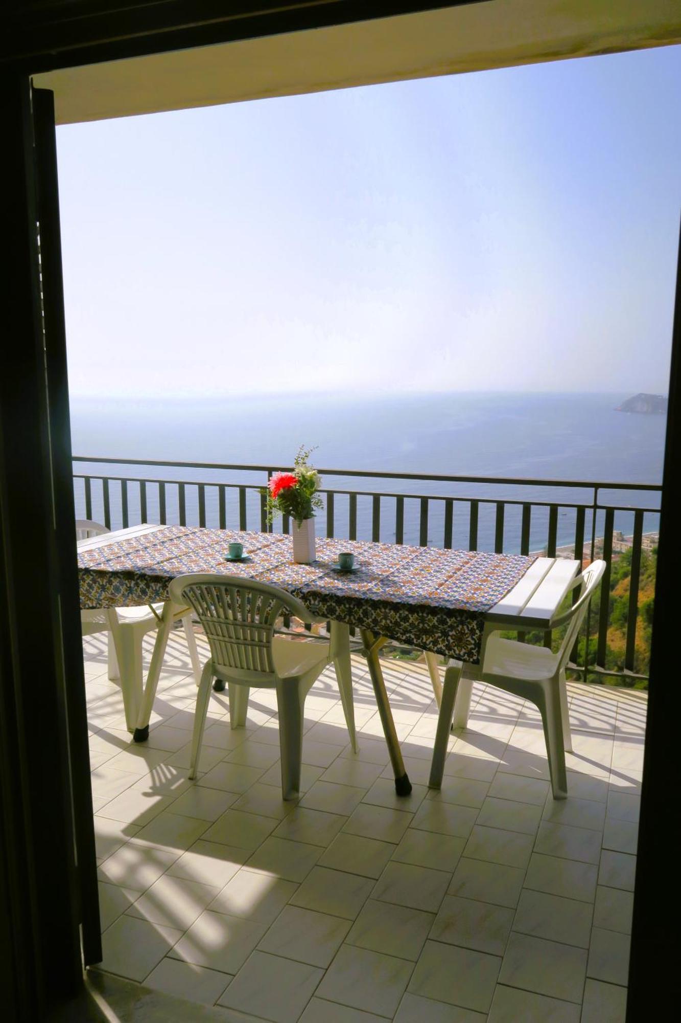 Ferienwohnung Collina Del Sole Letojanni Exterior foto