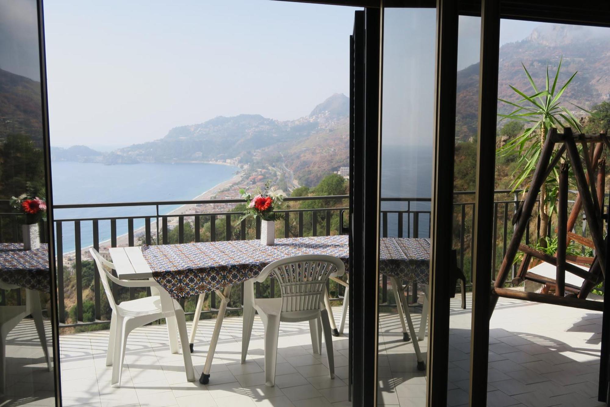 Ferienwohnung Collina Del Sole Letojanni Exterior foto