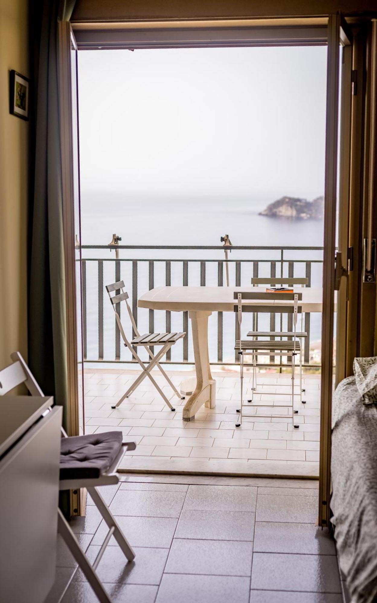 Ferienwohnung Collina Del Sole Letojanni Exterior foto